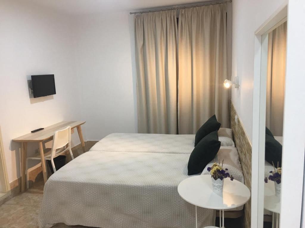 Hostal Residencia Cardona Arrecife  Exterior photo