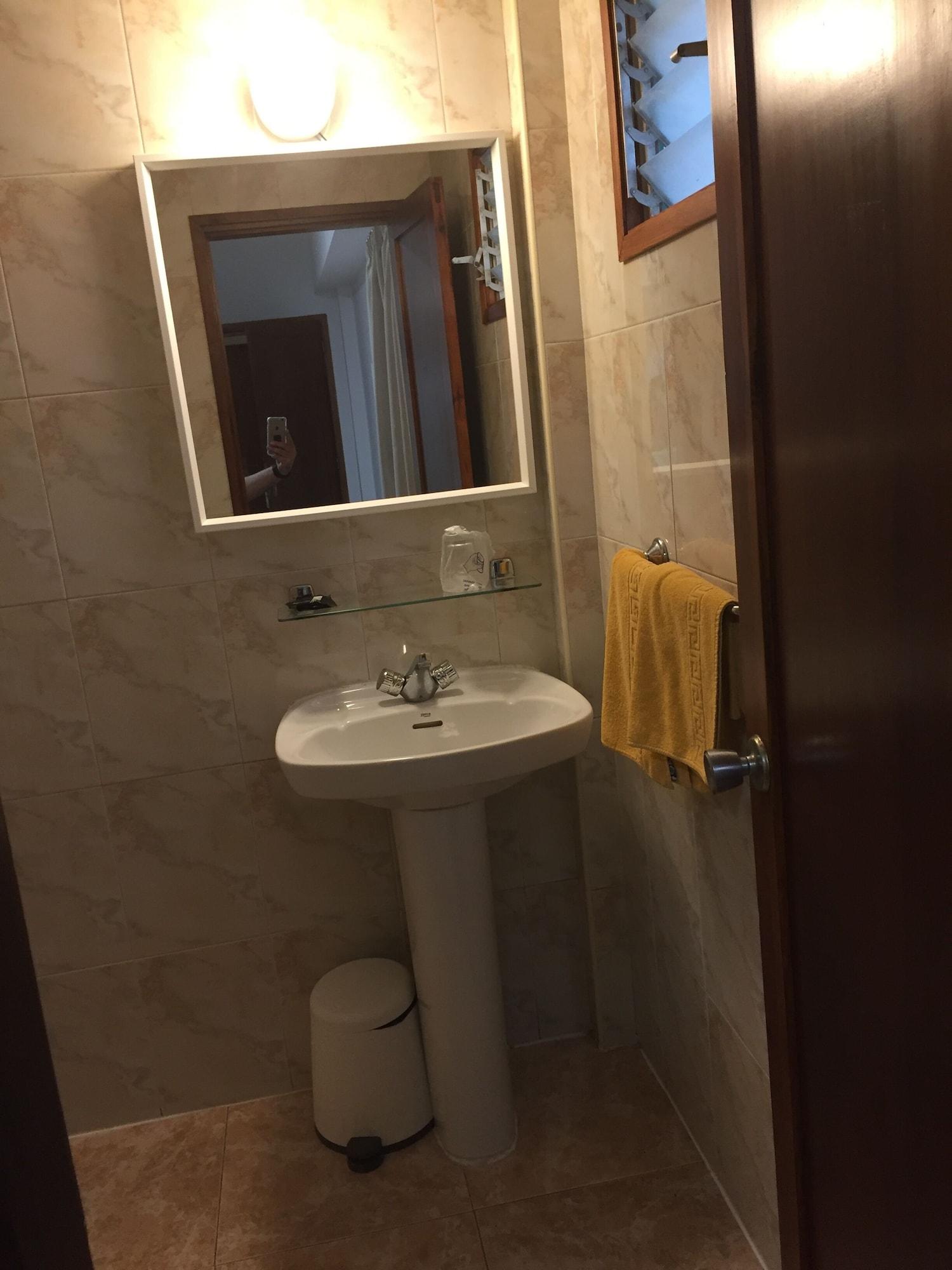 Hostal Residencia Cardona Arrecife  Exterior photo