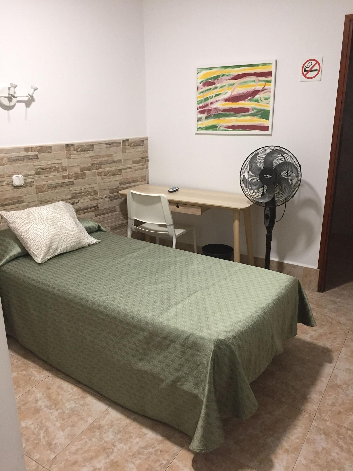 Hostal Residencia Cardona Arrecife  Exterior photo