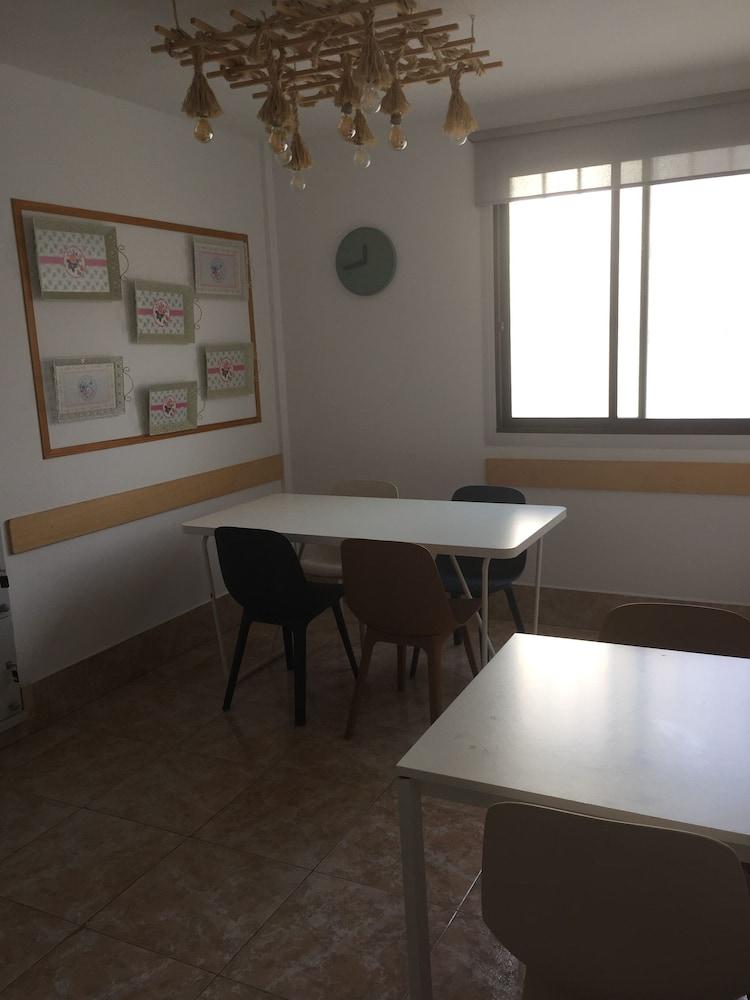 Hostal Residencia Cardona Arrecife  Exterior photo