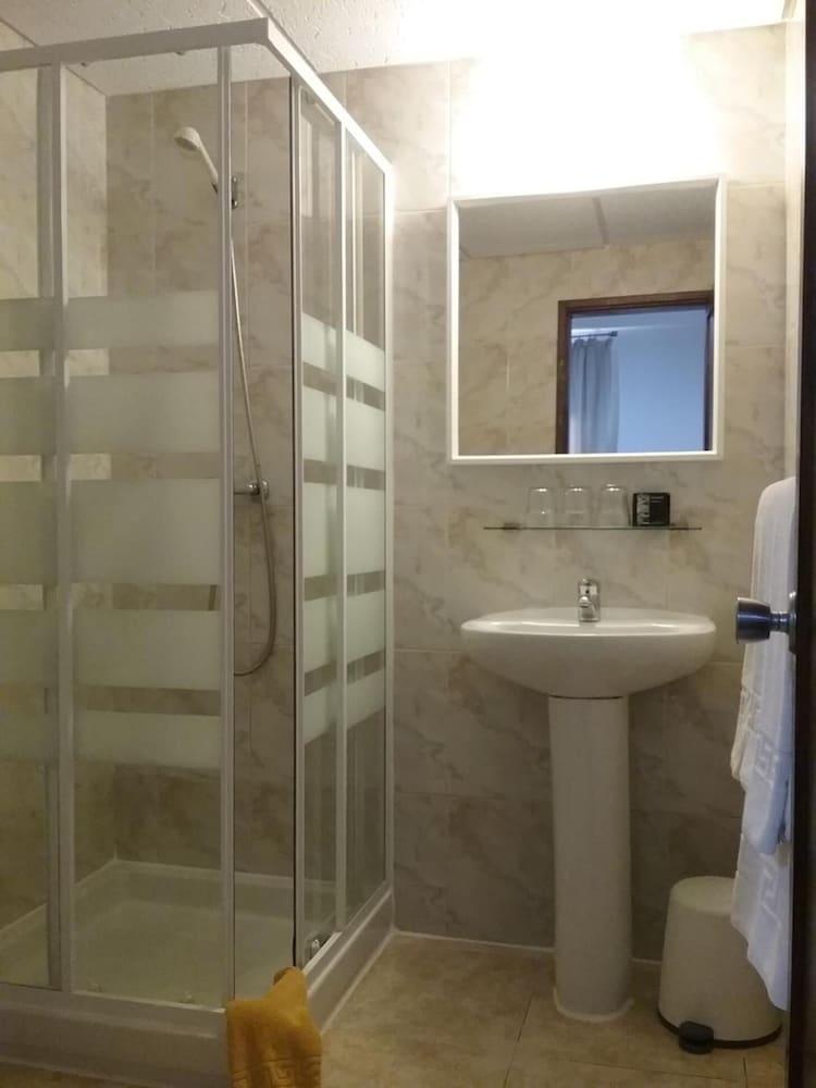 Hostal Residencia Cardona Arrecife  Exterior photo