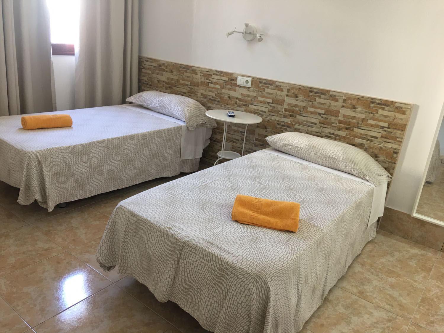 Hostal Residencia Cardona Arrecife  Exterior photo