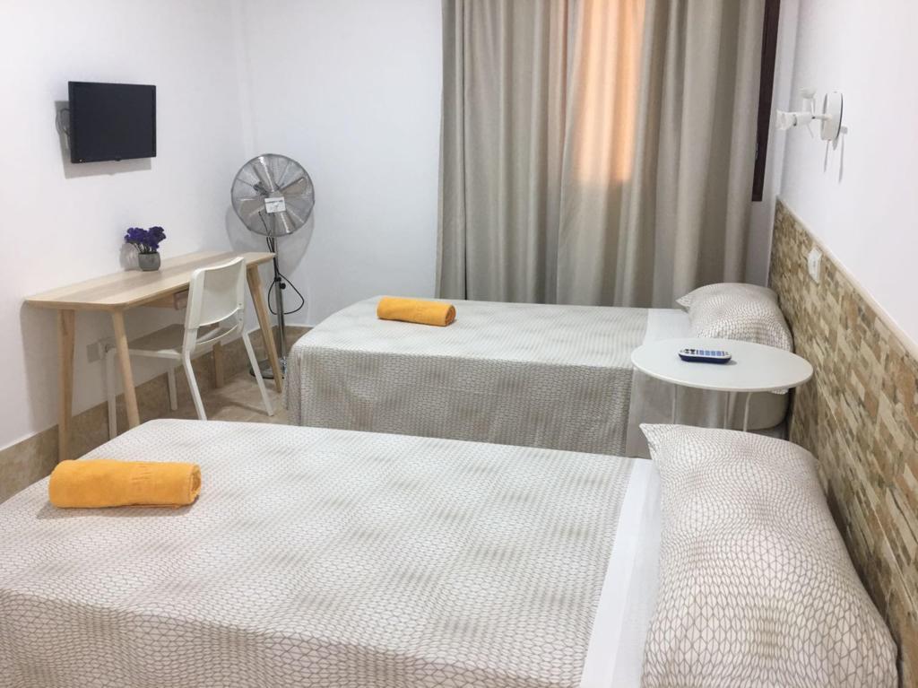 Hostal Residencia Cardona Arrecife  Exterior photo