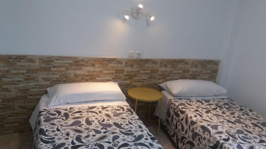 Hostal Residencia Cardona Arrecife  Exterior photo