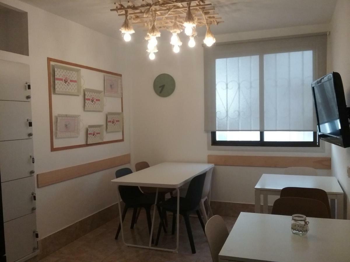 Hostal Residencia Cardona Arrecife  Exterior photo